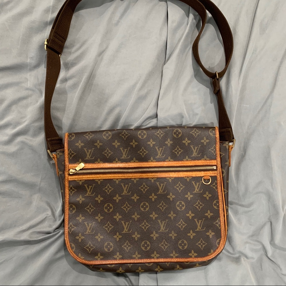 Louis Vuitton Messenger Bag